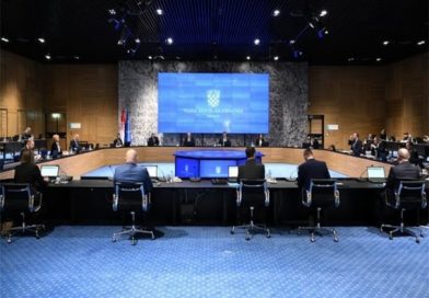 Naslovna - VLADA DONIJELA PROGRAME ZA UGRADNJU DIZALA I UREĐENJE PROČELJA POSTOJEĆIH ZGRADA